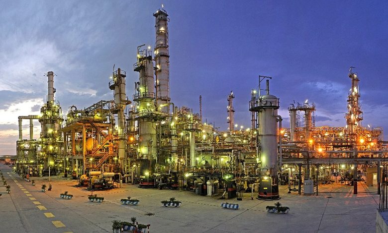 تولید نفت ایران؛ روزانه 3 میلیون و 200 هزار بشکه در فوریه