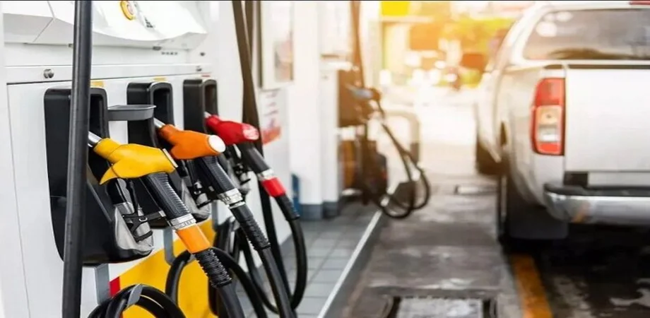 کاهش ۴۰ درصدی مصرف بنزین پس از اجرای طرح سه‌نرخی