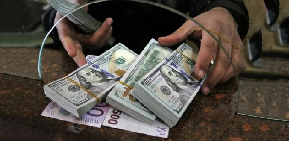 صرافی‌ها وارد بازار دلار توافقی شدند
