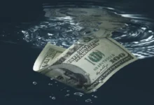 افت دلار آمریکا با امید تازه به گشایش هرمز در بازار ارز