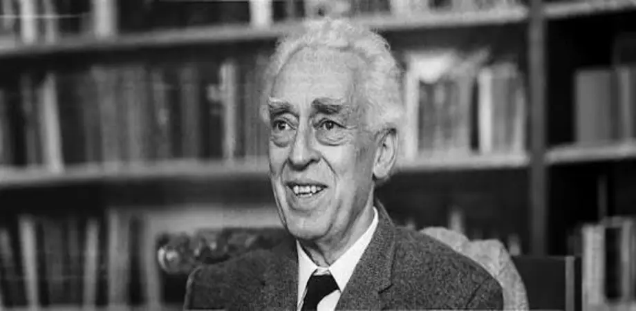 پیرو سرافا اقتصاددان اثرگذار نظریه تولید