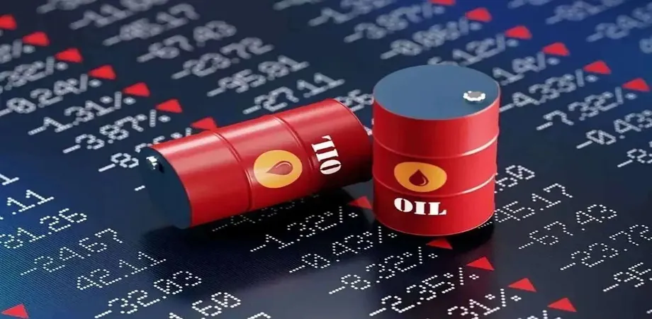قیمت نفت در سایه افزایش ذخایر آمریکا و بازگشت عرضه