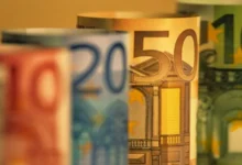 قیمت یورو در کف ۱۷ ماهه زیر فشار بازار بدهی فرانسه